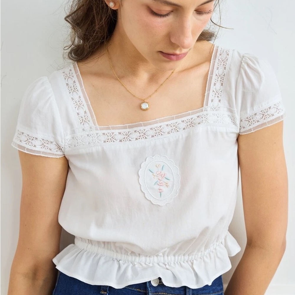 Simple Retro Embroidered Floral Lace Peplum Blouse